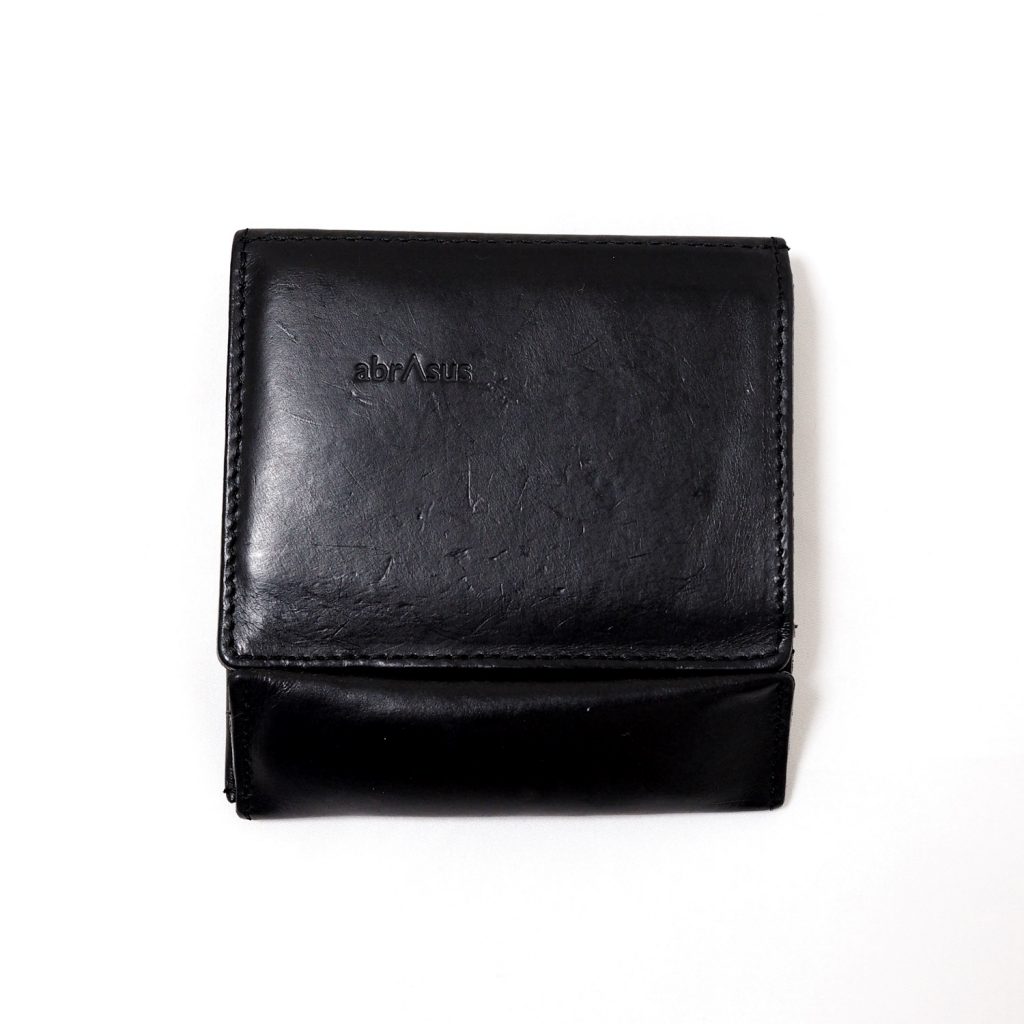 abrAsus – 薄い財布 ブッテーロ レザー エディション